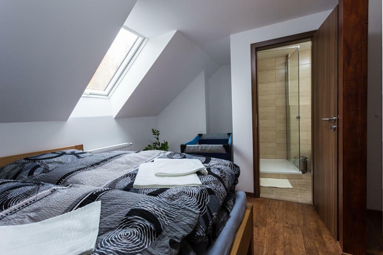 Attic Rooms Tábor Extérieur photo