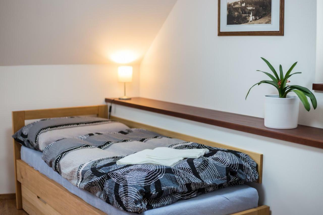Attic Rooms Tábor Extérieur photo