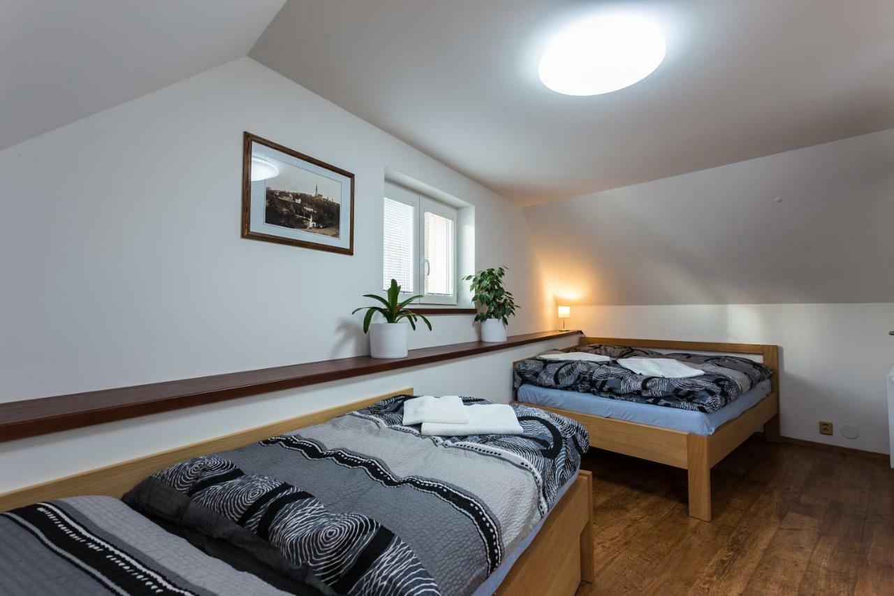 Attic Rooms Tábor Extérieur photo