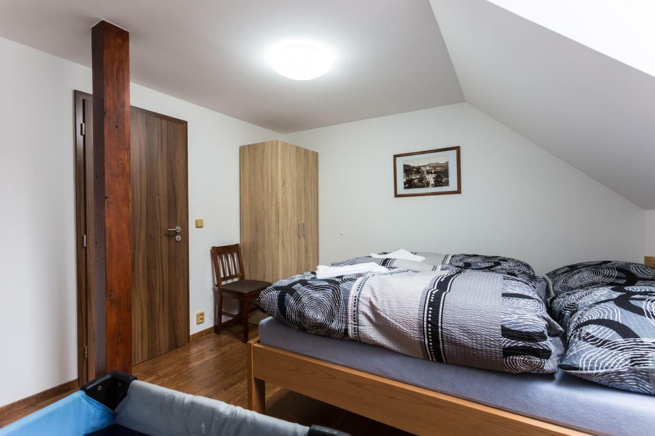Attic Rooms Tábor Extérieur photo
