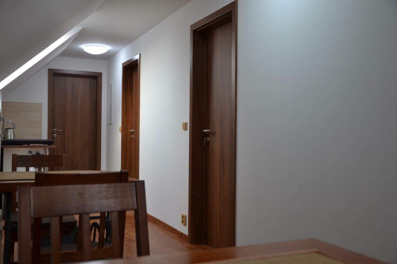 Attic Rooms Tábor Extérieur photo